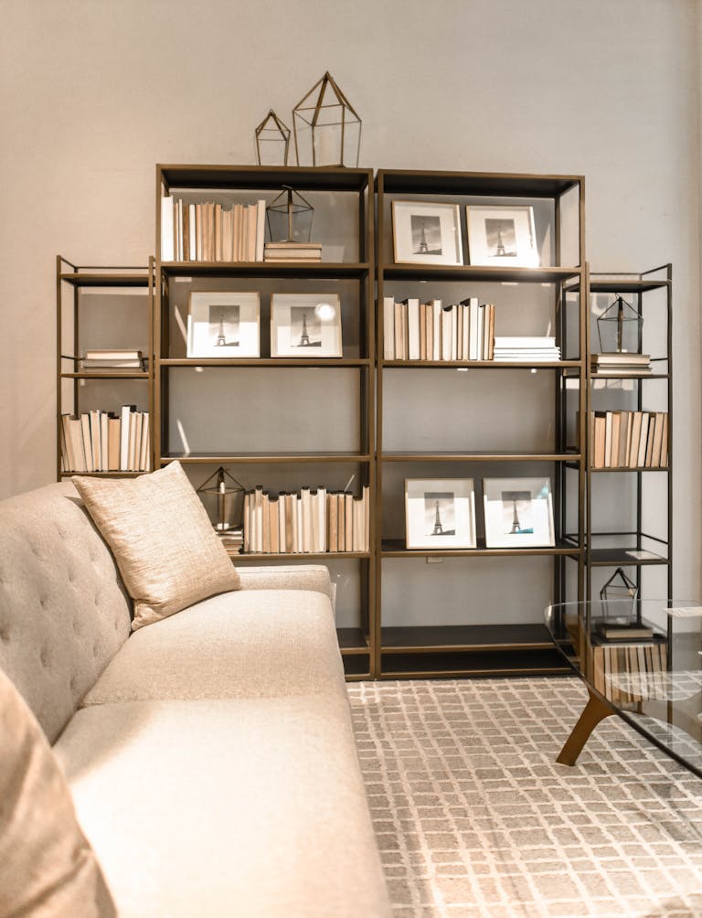 Bookshelf Decoration Ideas – 15 Stunning Treasures to Decorate your Bookshelves