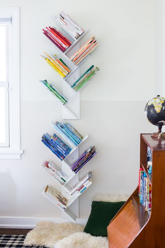 vertical tiered bookshelf decroating idea