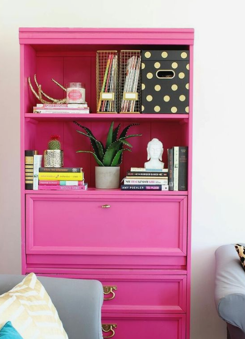 pink bookshelf decorating idea