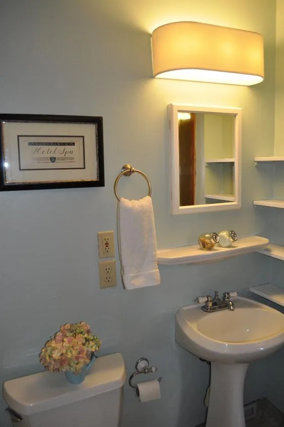 small bathroom decor ideas