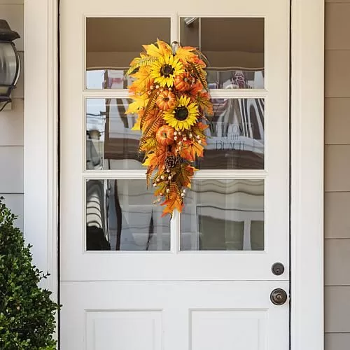 42 Outdoor Fall Decor Ideas for Fall Decorating