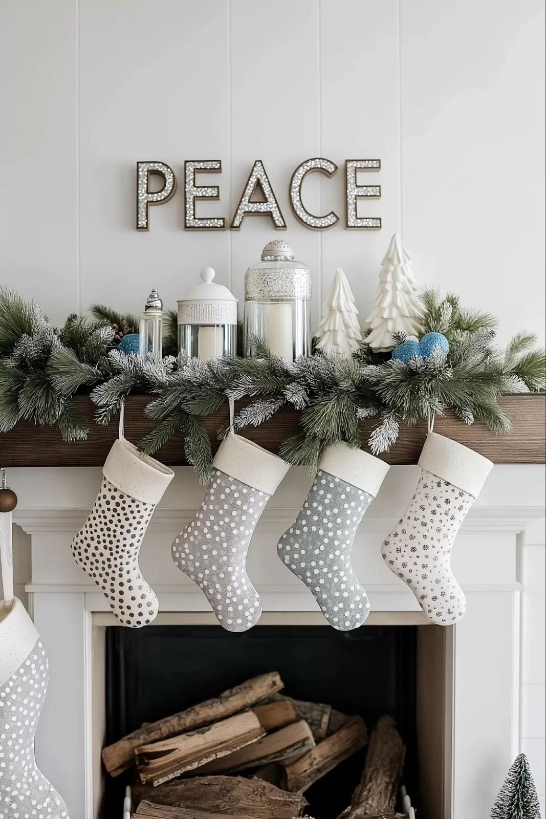 winter mantel decor