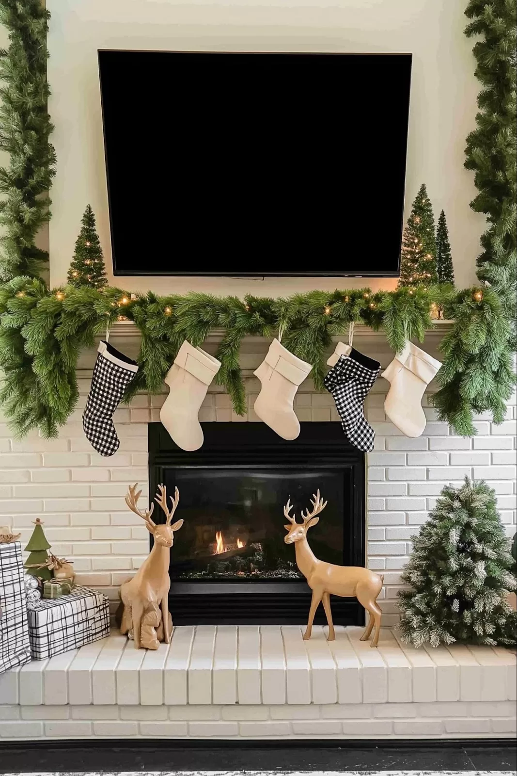 winter mantel decor